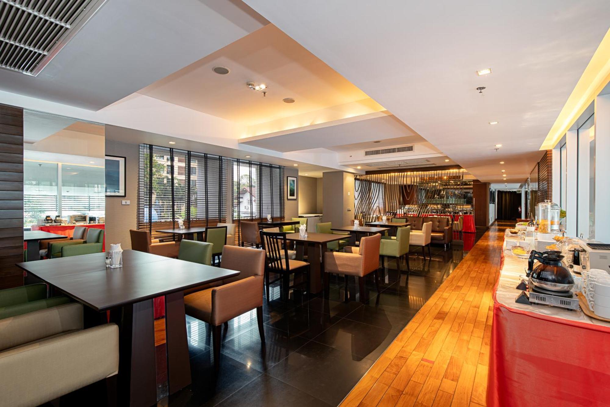 Lily Hotel Bangkok Exterior photo