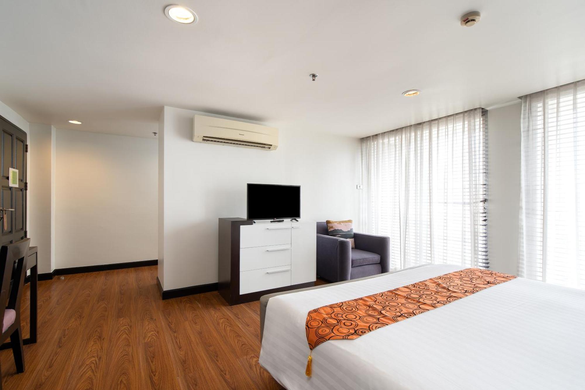 Lily Hotel Bangkok Exterior photo