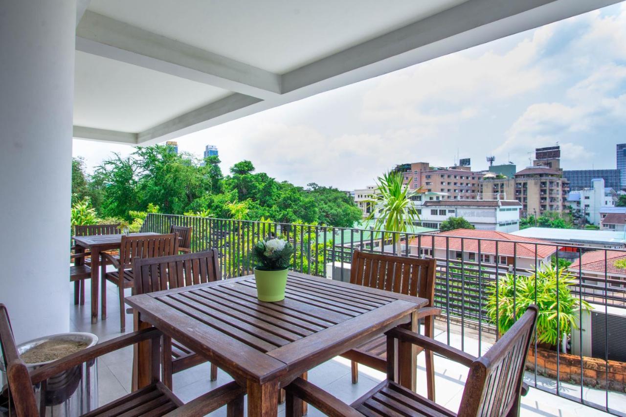 Lily Hotel Bangkok Exterior photo