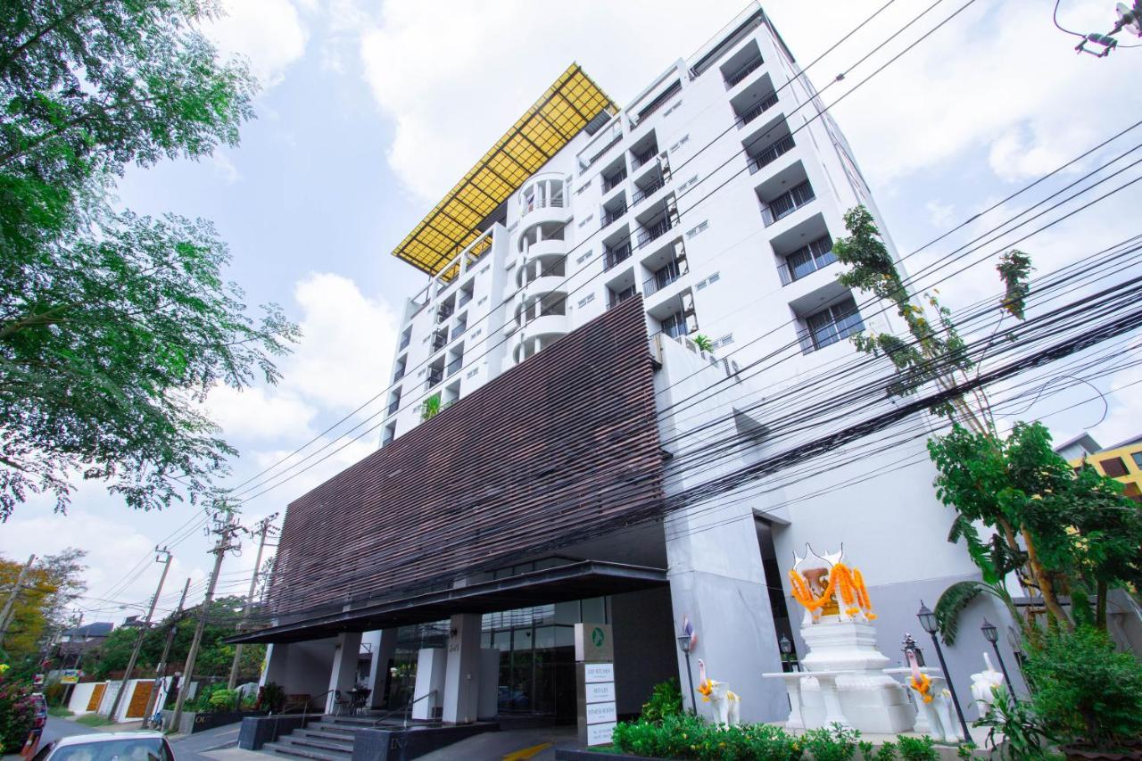 Lily Hotel Bangkok Exterior photo